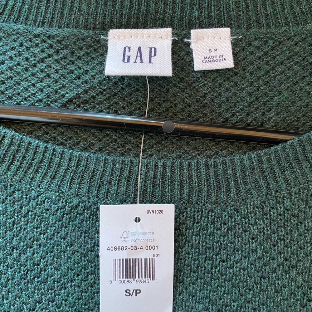 Gap knit sweater